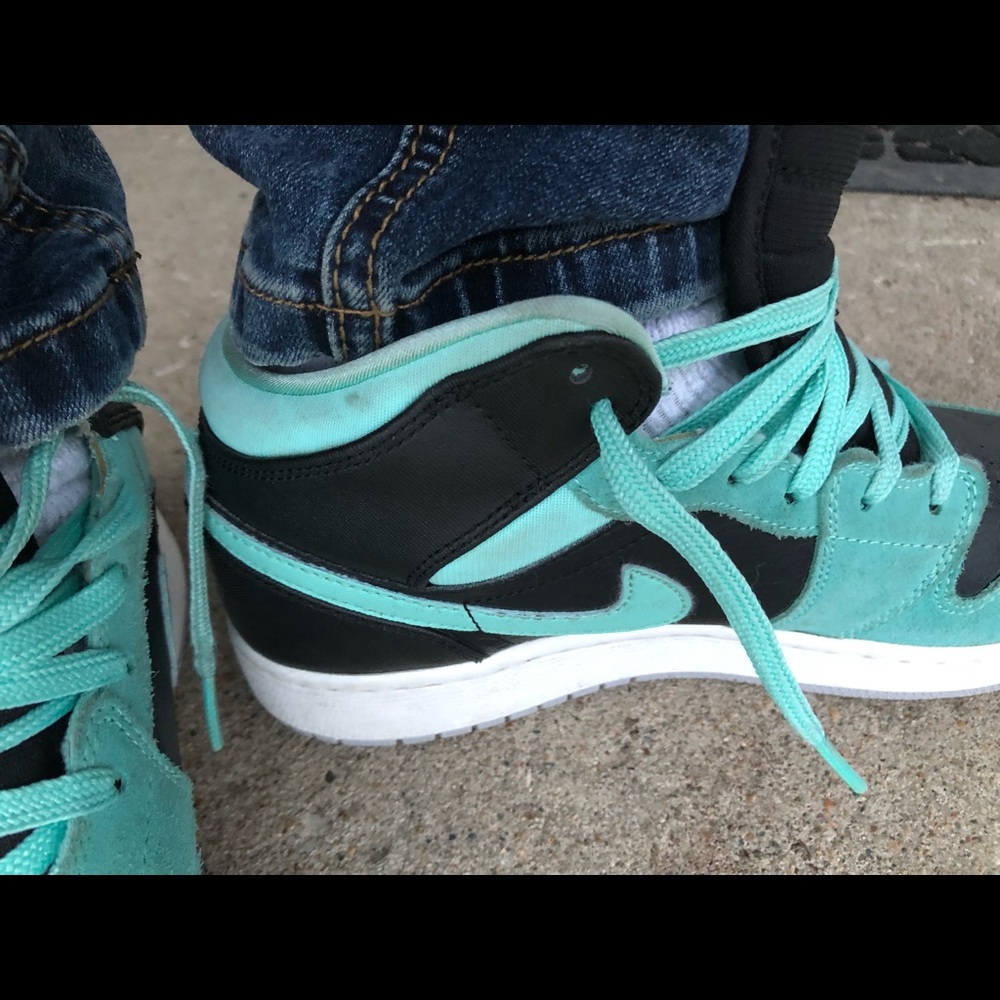 Air Jordan 1s retro Black/Teal suede